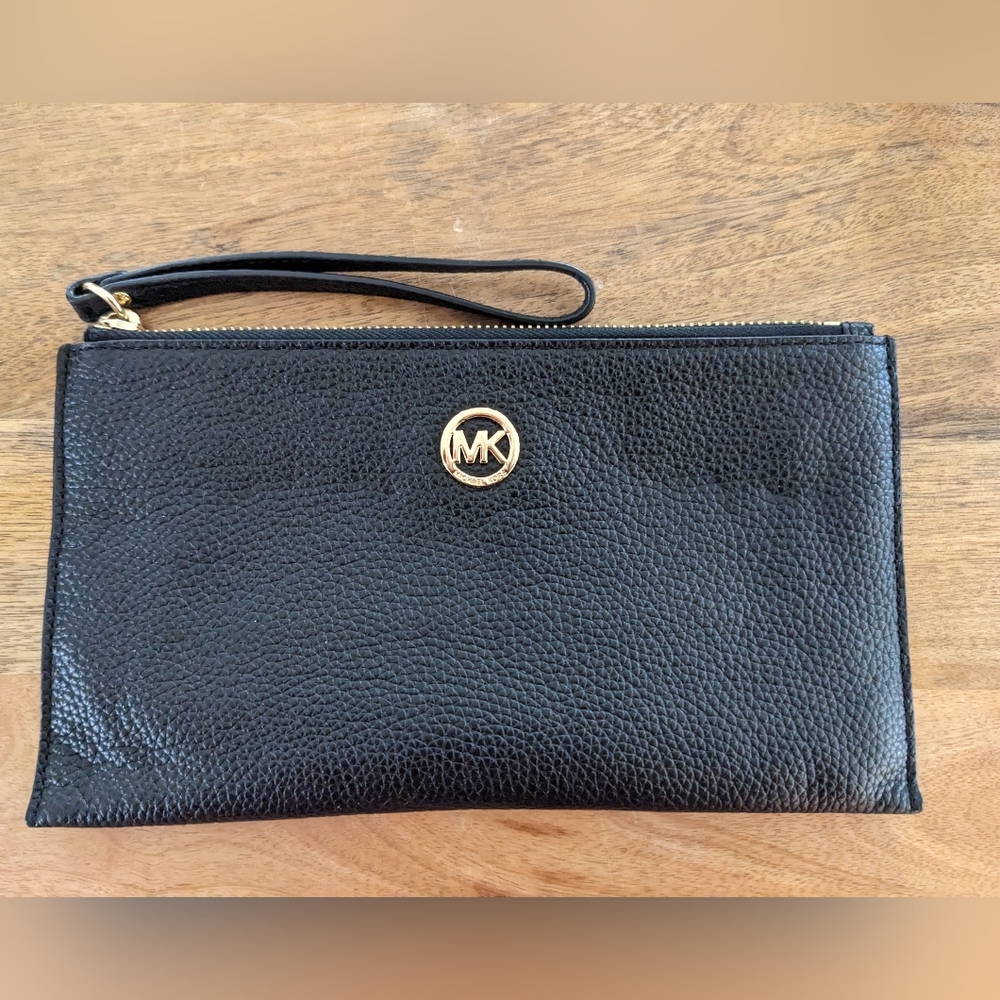 NWOT Michael Kors black pebbled leather wristlet